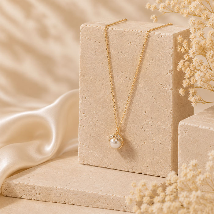 Lavin Crystal Pear Kolye